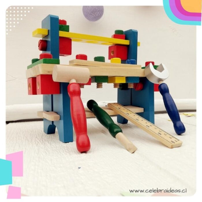Hape Banco De Carpintero De Madera – 35 Piezas, Altura Ajustable, Con Estantería De Almacenamiento, Juego De Rol Para Niños +3 Años, Galardonado